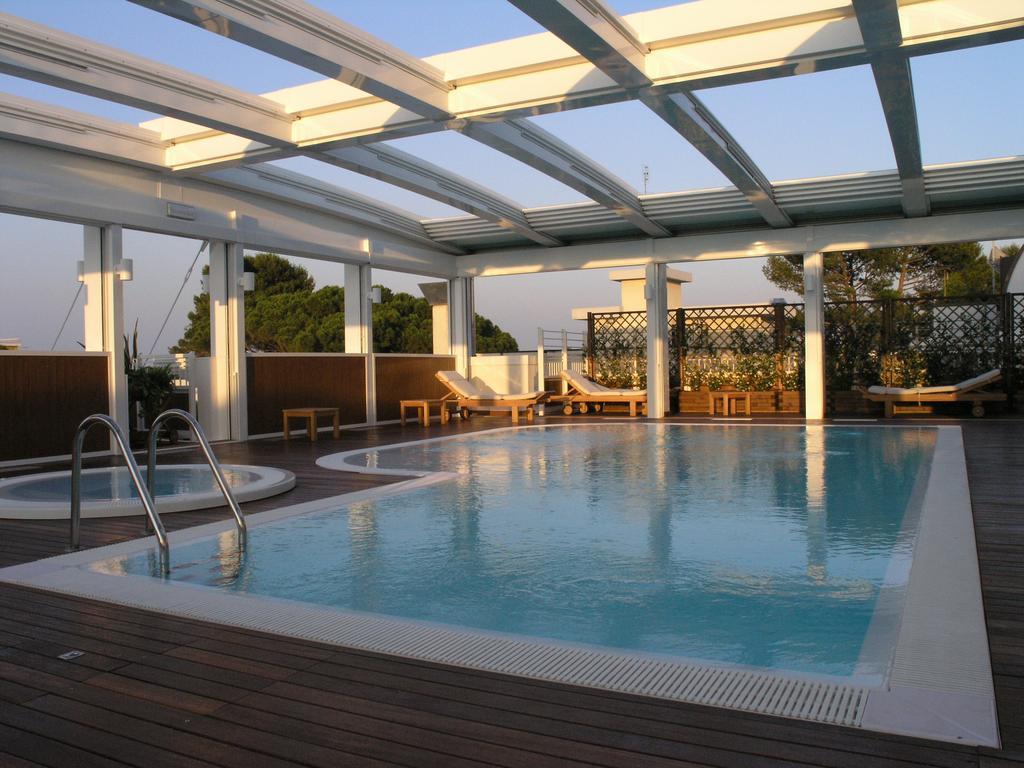 Aparthotel England Riccione Exterior foto