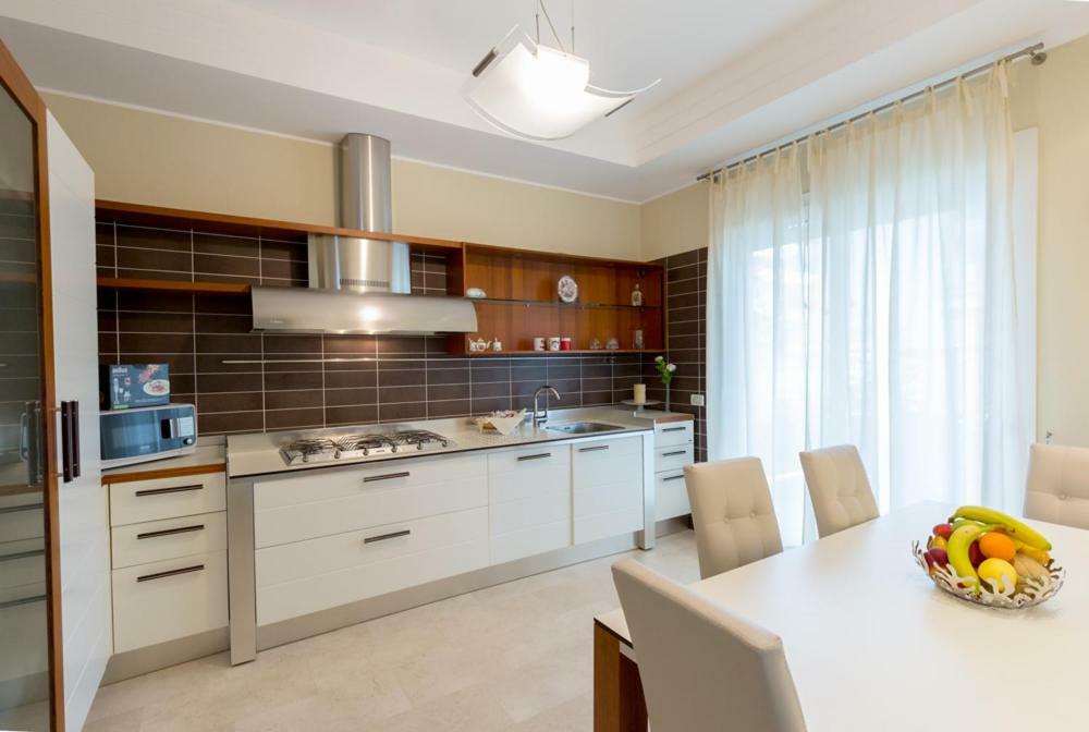 Aparthotel England Riccione Exterior foto
